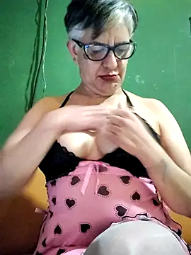 ilonna2025 online show from November 9, 2025, 11:36 pm