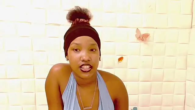 EroticSexyPrada online show from April 3, 2026, 6:06 pm