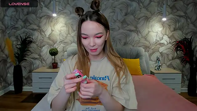 SusannJohnson online show from March 17, 2025, 3:03 am