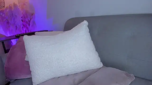 cutte hanna18 online show from February 13, 2025, 3:29 am