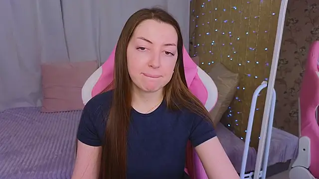 Ann moon   online show from February 9, 2025, 12:08 pm