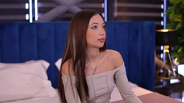 Snapshot of LaylaKristall chatting on February 27, 2025, 6:40 am LaylaKristall online show from February 27, 2025, 6:40 am