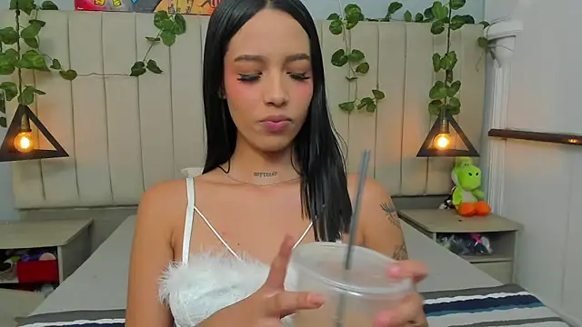 Snapshot of Paulina_Lopezz chatting on February 12, 2026, 9:10 pm Paulina Lopezz online show from February 12, 2026, 9:10 pm