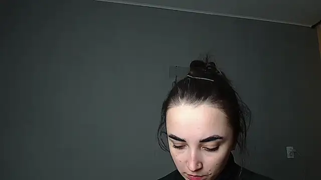 Eva Gloryy online show from March 23, 2026, 9:52 pm