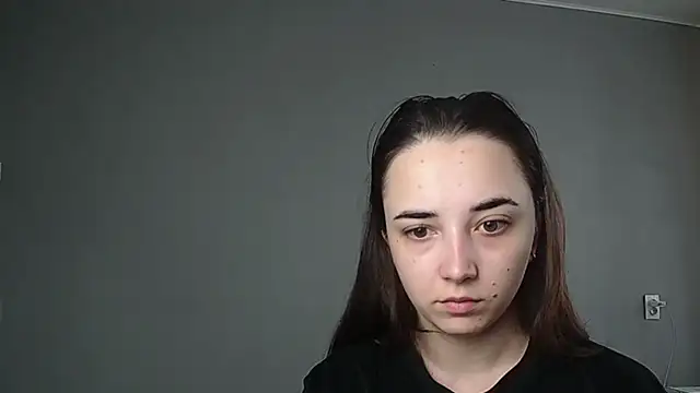 Eva Gloryy online show from April 16, 2026, 7:42 am