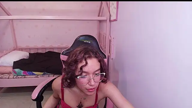 kassandra ch  online show from January 22, 2025, 9:35 am