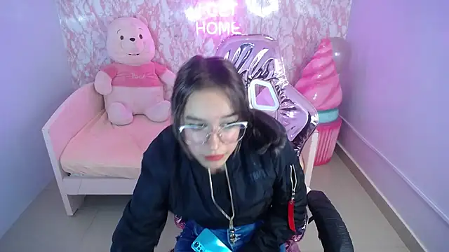 kassandra ch  online show from January 30, 2025, 4:24 pm