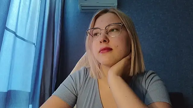 HotBrandyX online show from October 18, 2025, 3:09 am