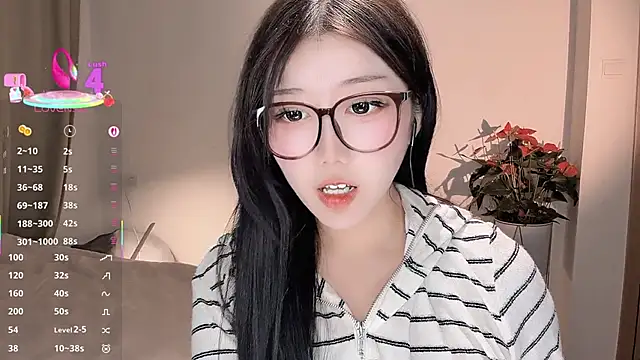 QaQ8886 online show from October 21, 2025, 5:46 pm