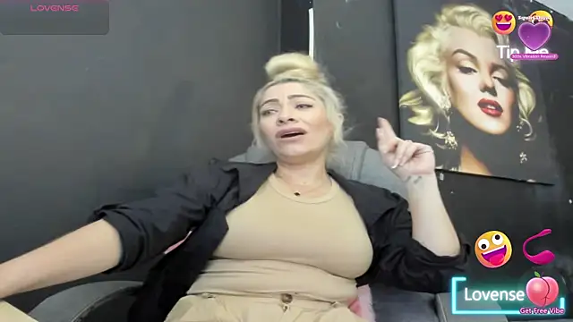 viktoria davis  online show from January 13, 2026, 10:37 pm