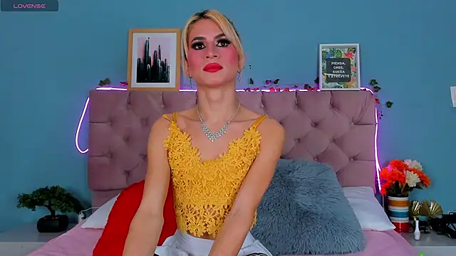 Samantha Rolon online show from January 19, 2025, 2:04 am