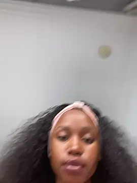 Snapshot of Go_Meg chatting on February 7, 2025, 6:03 am Go Meg online show from February 7, 2025, 6:03 am