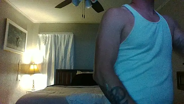 Snapshot of biggzee6 chatting on May 3, 2026, 6:30 am biggzee6 online show from May 3, 2026, 6:30 am