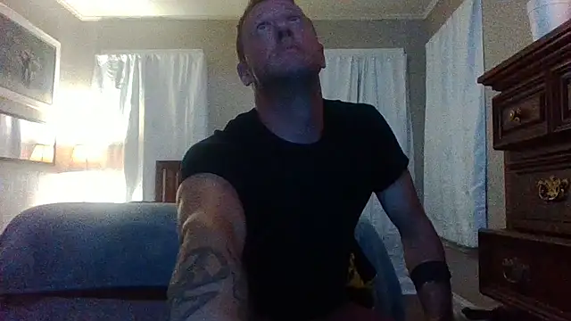 Snapshot of biggzee6 chatting on May 11, 2026, 7:25 am biggzee6 online show from May 11, 2026, 7:25 am
