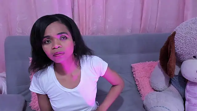 Snapshot of Gletty_noa chatting on February 26, 2025, 6:26 am Gletty noa online show from February 26, 2025, 6:26 am