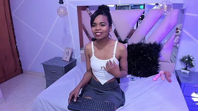 Snapshot of Gletty_noa chatting on March 18, 2025, 9:42 am Gletty noa online show from March 18, 2025, 9:42 am