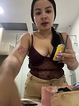 ValeriaOrtega online show from April 18, 2026, 11:36 am