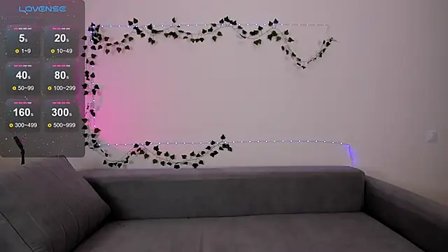 Snapshot of EmmyStar_ chatting on March 17, 2025, 6:00 pm EmmyStar  online show from March 17, 2025, 6:00 pm