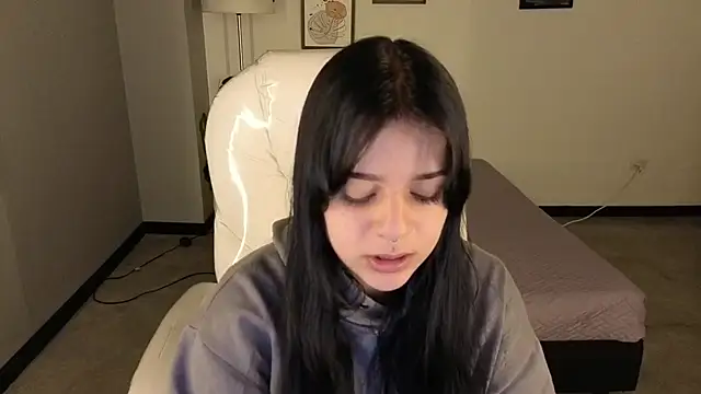 Nicole Foxx  online show from October 6, 2025, 7:22 pm