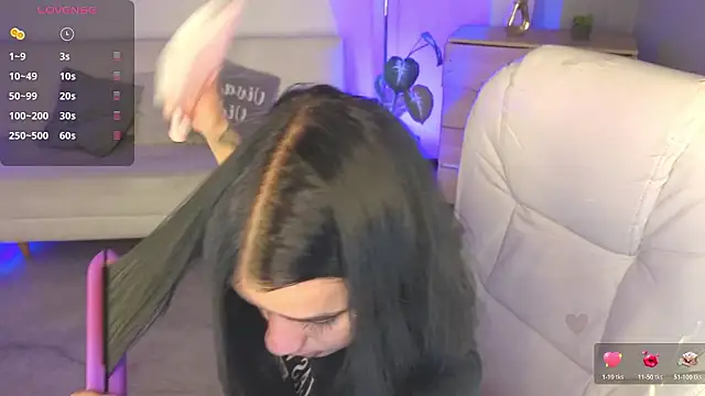 Nicole Foxx  online show from January 31, 2026, 8:18 pm