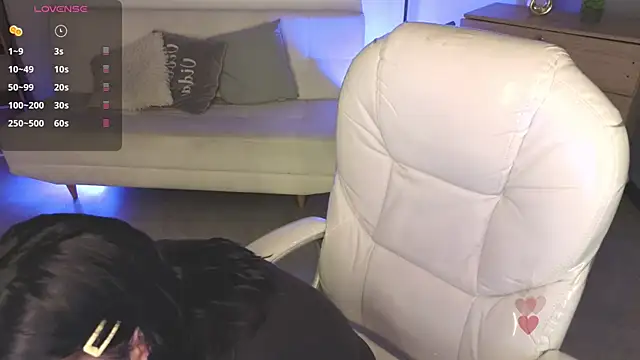 Nicole Foxx  online show from February 23, 2026, 8:06 pm