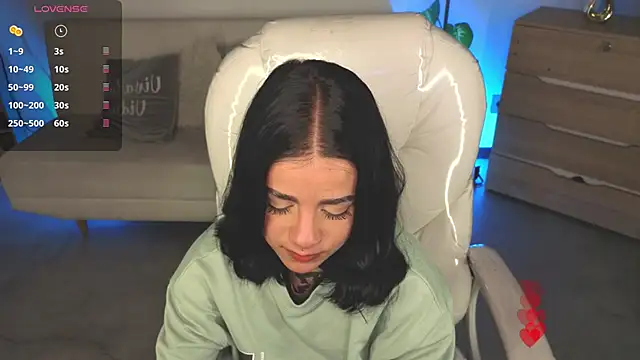 Nicole Foxx  online show from March 9, 2026, 8:35 pm