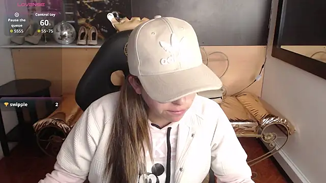 Kitten Cam online show from October 15, 2025, 10:10 pm