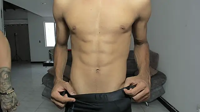 Snapshot of hotlittleones18 chatting on October 31, 2025, 8:54 pm hotlittleones18 online show from October 31, 2025, 8:54 pm