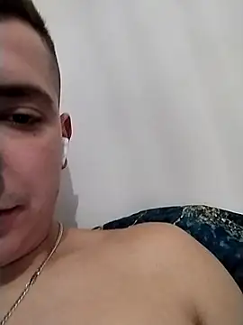 Snapshot of Pesos17 chatting on September 28, 2025, 3:23 am Pesos17 online show from September 28, 2025, 3:23 am