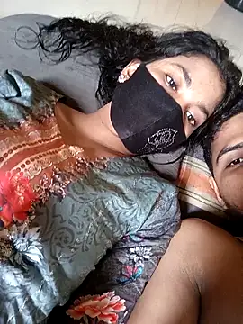 Hot couple 1 online show from September 20, 2025, 9:10 am