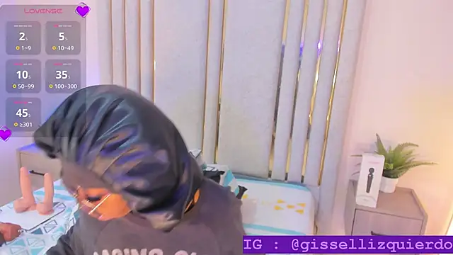 Liincostelloo online show from October 10, 2025, 7:46 pm