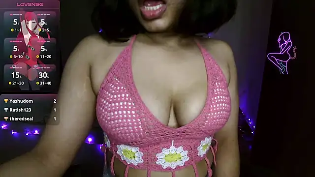 Snapshot of night_queen07 chatting on February 10, 2026, 6:56 pm night queen07 online show from February 10, 2026, 6:56 pm