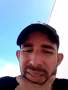 CubanoFull online show from February 3, 2025, 8:13 pm