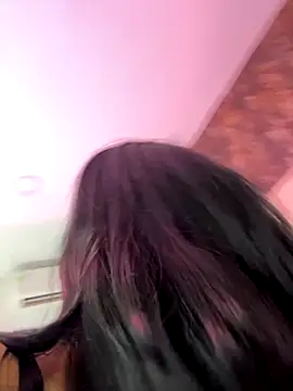 Bella Smiith  online show from November 27, 2025, 7:27 pm