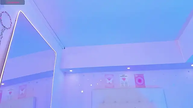 ScarlettDreamss7 online show from April 19, 2026, 6:10 pm