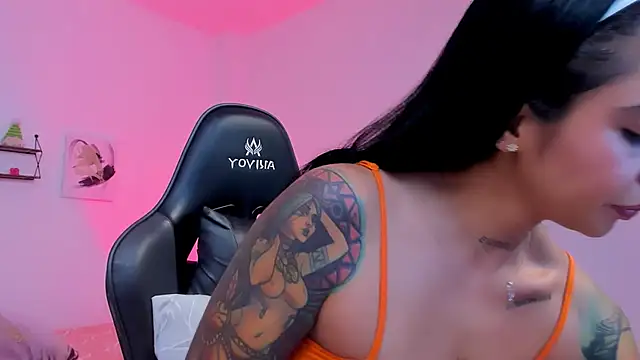 sophierooy22 online show from January 11, 2026, 5:23 am