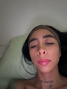 sophierooy22 online show from July 15, 2026, 4:01 pm