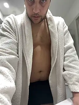 Greeneyes0820 online show from January 19, 2025, 9:45 pm