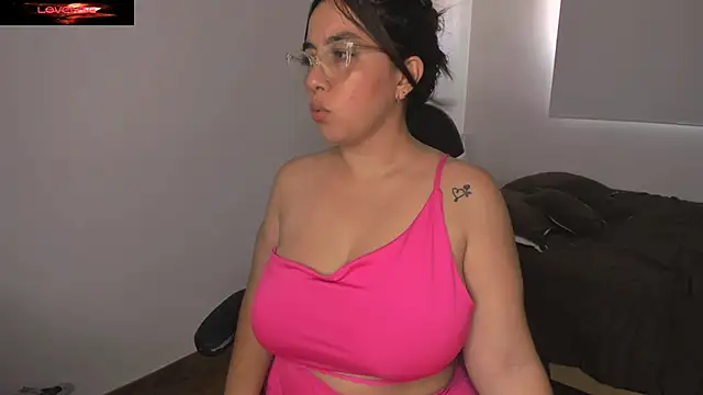 brithany olson25 online show from January 24, 2025, 8:54 pm