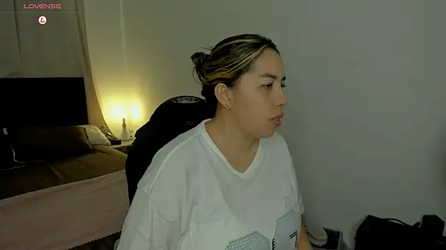 brithany olson25 online show from March 19, 2026, 8:46 pm