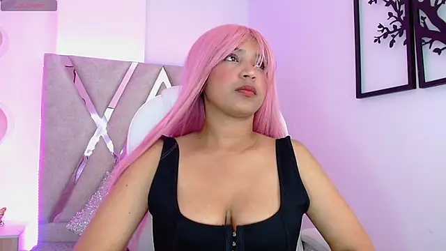 Sophia waalker  1 online show from January 19, 2025, 11:45 am