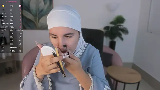 Ayha khalaf online show from September 29, 2025, 1:22 am