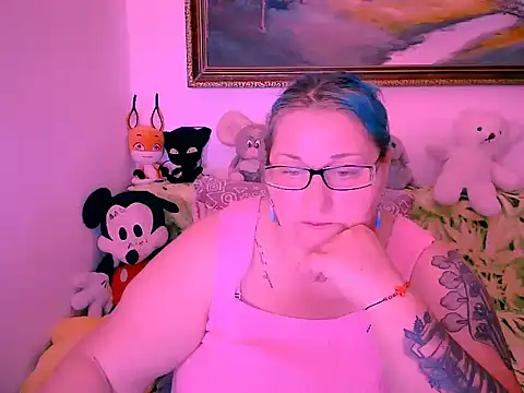 mayamayx online show from October 22, 2025, 7:35 pm