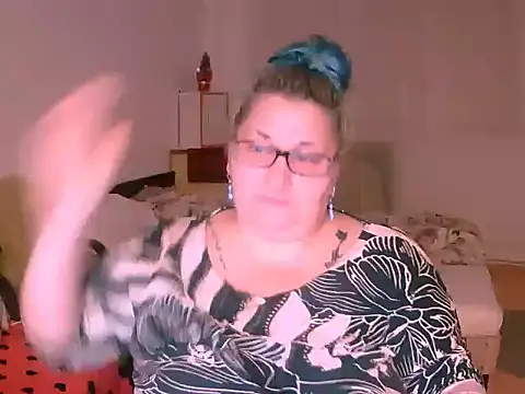 mayamayx online show from December 13, 2025, 7:53 pm