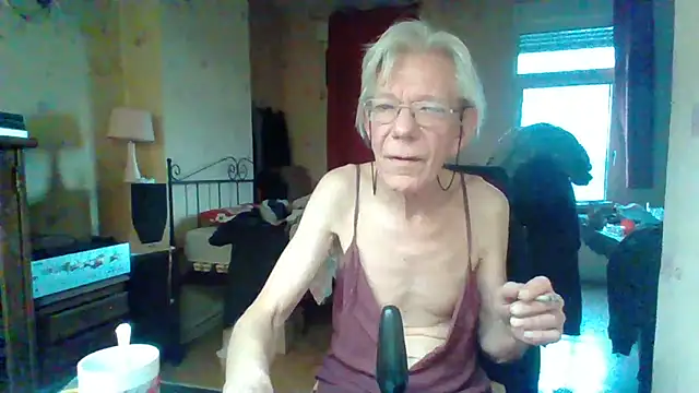 Snapshot of rosanetrav chatting on March 9, 2026, 6:39 am rosanetrav online show from March 9, 2026, 6:39 am