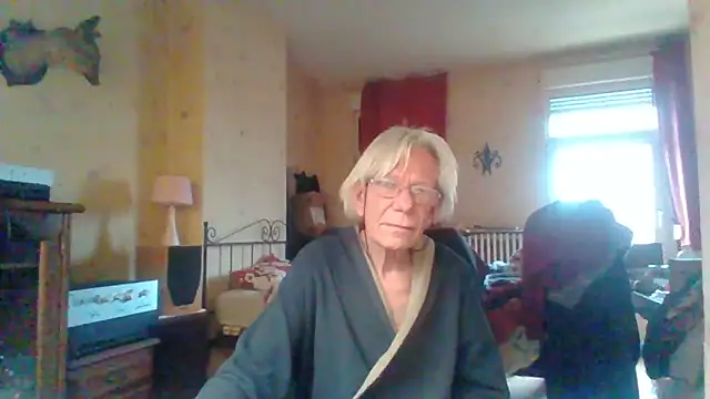Snapshot of rosanetrav chatting on April 12, 2026, 7:02 am rosanetrav online show from April 12, 2026, 7:02 am