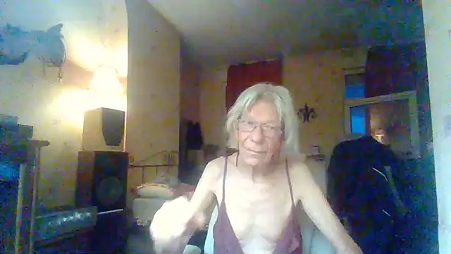 Snapshot of rosanetrav chatting on July 17, 2026, 3:35 am rosanetrav online show from July 17, 2026, 3:35 am