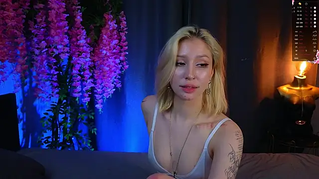 Snapshot of SallyCha chatting on February 20, 2025, 2:40 am SallyCha online show from February 20, 2025, 2:40 am