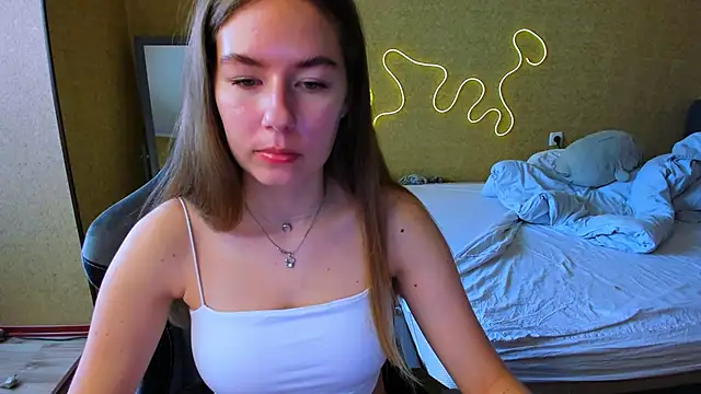 EmilyPaw online show from March 22, 2026, 10:07 am