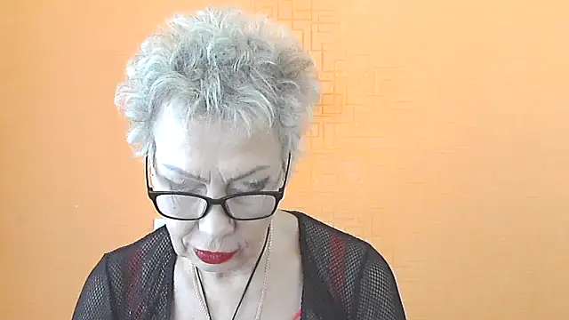 NessyJenixs online show from November 2, 2025, 7:55 am